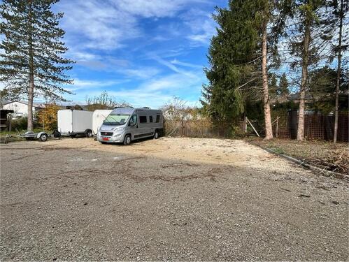 Foto - Wohnmobil - Anhönger - Stellplatz im Freien