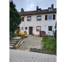 Provisionsfrei - Reihenmittelhaus mit schönem, großen Garten - Neustadt an der Aisch
