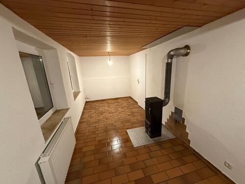 Foto - 1-Zimmer Souterrainwohnungn, Kochnische, Duschbad, 22m²