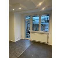 GEPFLEGTES APPARTEMENT MIT KLEINER TERRASSE IN KREFELD