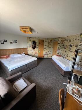 Foto - Doppelzimmer mit Gemeinschaftsbad auf dem Flur