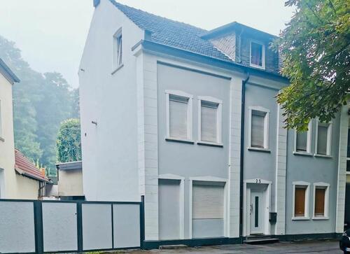 Foto - Investoren Objekt: Neheim MFH mit Werkstatt + 500 Qm Grundstück