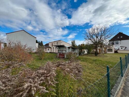 Foto - Grundstück mit baufälligem Haus, nahe dem Elberadweg