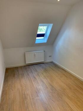 Foto - Helle 3-Zimmer-Wohnung in ruhigem 4-Familienhaus in 30938 Kleinbg