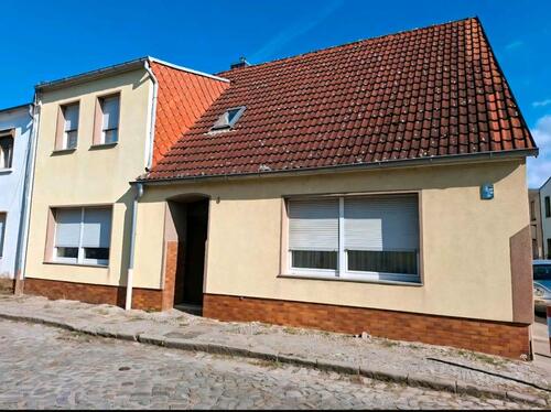 Foto - Haus mit Nebengelass in Calbe (Saale)