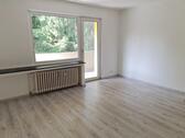 Foto - Renovierte 2-Zimmer-Wohnung im 1.Obergeschoss zu vermieten! *Mit Balkon*