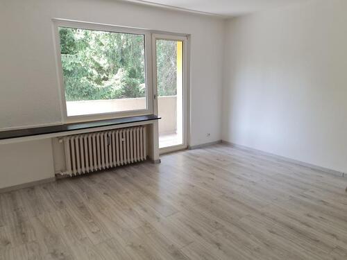 Foto - Renovierte 2-Zimmer-Wohnung im 1.Obergeschoss zu vermieten! *Mit Balkon*