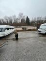 Foto - Parkplatz für Wohnmobile Hänger Autos