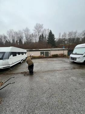 Foto - Parkplatz für Wohnmobile Hänger Autos