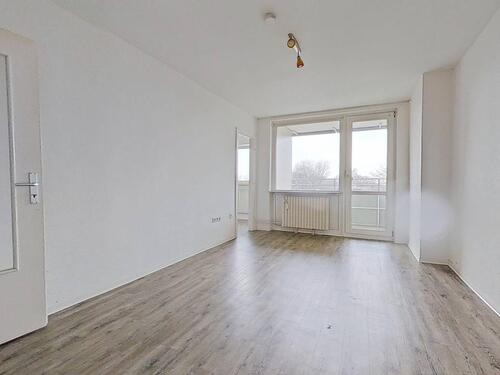 Foto - Renovierte 1-Zimmer-Wohnung mit EBK und BALKON