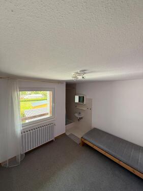 Foto - WG-Zimmer mit privatem Badbereich in ruhiger Lage