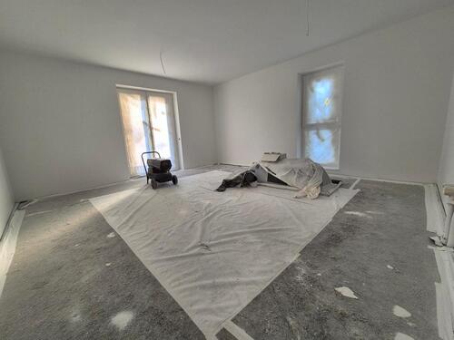 Foto - Lichtdurchflutete Neubau-OG-Wohnung mit Aufzug, TG & hochwertiger EBK