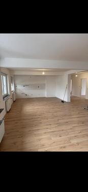 Foto - Modernisierte 4- Zimmer- Wohnung mit Balkon und Glasfaser