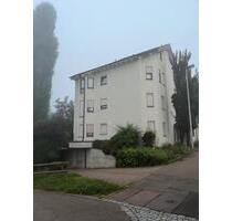 Sehr schöne 3,5 Zimmer Wohnung, 2 Stellplätze und Dachterrasse - Winnenden
