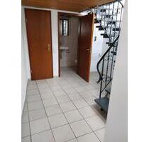 3 Zimmer teilmöblierte Wohnung - 850,00&nbsp;EUR Kaltmiete, ca.&nbsp; 90,00&nbsp;m&sup2; in Weisenheim am Sand (PLZ: 67256)