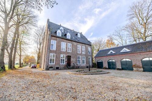 Foto - Dachgeschosswohnung in denkmalgeschützter Burg in Emmerich Praest
