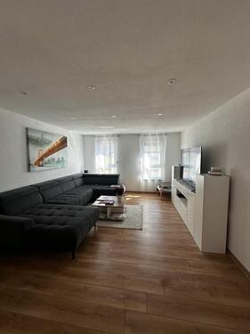 Foto - Kernsanierte 4-Zimmer Wohnung - 185.000,00&nbsp;EUR Kaufpreis, ca.&nbsp; 80,00&nbsp;m&sup2;