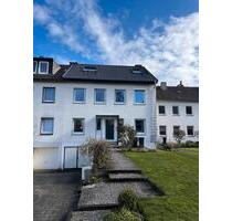 Modernisiertes Reihenhaus mit großem Grundstück & Kamin - Aachen Aachen-Mitte