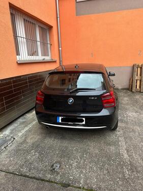 Foto - Auto Stellplatz Kfz- Parkplatz im Nordend Nähe Berger Straße