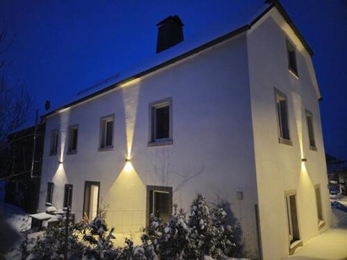 Foto - Gepflegtes Bauernhaus mit großem Garten und Scheunen!