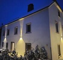 Gepflegtes Bauernhaus mit großen Garten und Scheunen! - Wunsiedel Gepflegtes Bauernhaus mit großen Garten und Scheunen! - Wunsiedel