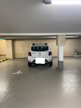 Foto - Tiefgaragenstellplatz Garage KFZ Stellplatz Tiefgarage Parkplatz