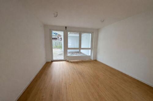 Foto - Frisch renovierte 2-Zi-Erdgeschosswohnung in Altenoythe zu vermieten.