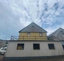 Haus zum Verkaufen - 45.000,00&nbsp;EUR Kaufpreis, ca.&nbsp; 200,00&nbsp;m&sup2; in Lutzerath (PLZ: 56826)