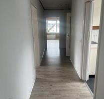 3 Zimmer Dachgeschoss Wohnung - 700,00&nbsp;EUR Kaltmiete, ca.&nbsp; 75,00&nbsp;m&sup2; in Attendorn (PLZ: 57439)