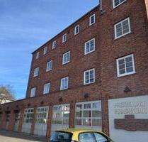 ERSTBEZUG nach Hochwertiger Sanierung: 2-Raum-Wohnung mit großem Balkon - Stollberg (Erzgebirge)