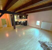 Charmante 2-Zimmer-Wohnung mit offener Küche & Stellplatz - Leonberg