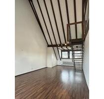 Großräumige Maisonette-Wohnung mit Ihren Renovierungswünschen! - Düsseldorf Pempelfort