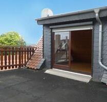 AUMÜLLER-Immobilien - Charmante 3,5-Zi-Maisonettewohnung mit sonniger Dachterrasse im Herzen der Altstadt - Wächtersbach