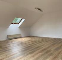 Helle und moderne 3 Zimmer Dachgeschosswohnung - Heilbronn Frankenbach