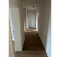 4-Zimmer Wohnung mit Balkon, Garage & Keller - Rottenburg an der Laaber