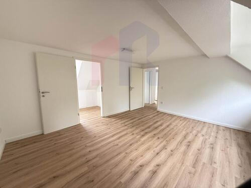 Foto - Hochwertig modernisierte 2,5-Zimmer-Dachgeschosswohnung in Duisbu