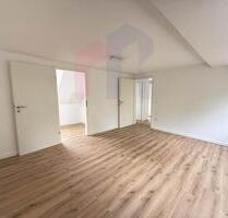 Hochwertig modernisierte 2,5-Zimmer-Dachgeschosswohnung in Duisbu - Duisburg Hamborn