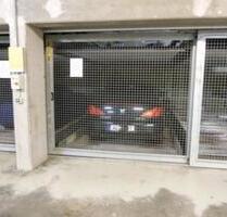 Duplex-Parker in der Tiefgarage eines Wohnhauses - Wiesbaden Südost