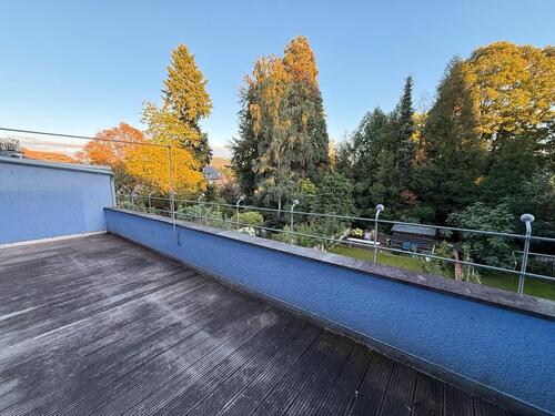 Foto - Vollmöblierte Altbauwohnung mit Südbalkon (Durchgangszimmer)