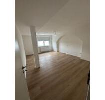 Großzüg. 5-Zimmer-Wohnung 160 m² mit offenem Wohn-Küchenbereich - Runkel