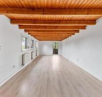 Sonnenbalkon inklusive: Moderne, bezugsfreie 2-Zi-Wohnung in familienfreundlicher Umgebung - Sindelfingen