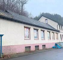 Haus in Finnentrop - 88.999,00&nbsp;EUR Kaufpreis, ca.&nbsp; 413,00&nbsp;m&sup2; in Finnentrop (PLZ: 57413)