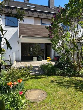 Foto - Attraktives RMH in ruhiger Feldrandlage in Frankfurt, Nd-Eschbach
