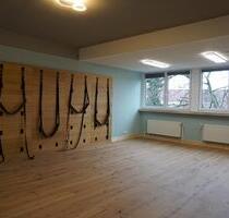 Großflächige Erdgeschoss-Gewerbeeinheit zur vielseitigen Nutzung - Püttlingen