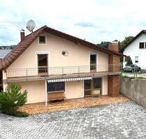 Gepflegtes Haus mit ca. 800 m² Grundstück in Au i.d. Hallertau - Au in der Hallertau
