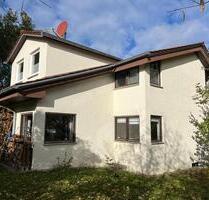 Schönes und großes Einfamilienhaus mit 6 Zimmern und 160 m² Wohnf - Erdmannhausen