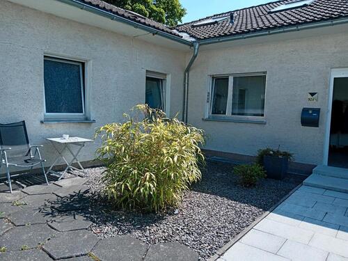 Foto - Sonnige ebenerdige Doppelhaushälfte mit eigenem Garten.