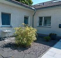 Sonnige ebenerdige Doppelhaushälfte mit eigenem Garten. - Halver