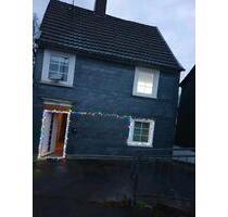 Haus zum Verkauf - 90.000,00&nbsp;EUR Kaufpreis, ca.&nbsp; 90,00&nbsp;m&sup2; in Remscheid (PLZ: 42855) Lüttringhausen