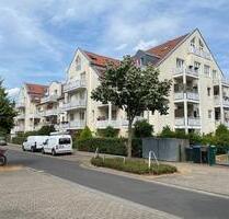 ab 15.05. * Helle 2 Zi.-Whg. im DG mit EBK, Balkon, Laminat, Bad mit Wanne, Tiefgarage * - Leipzig Südost